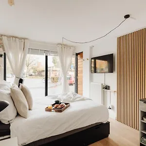 luxurious-private-studio-amsterdam-zuid.thehaguehotels.net/